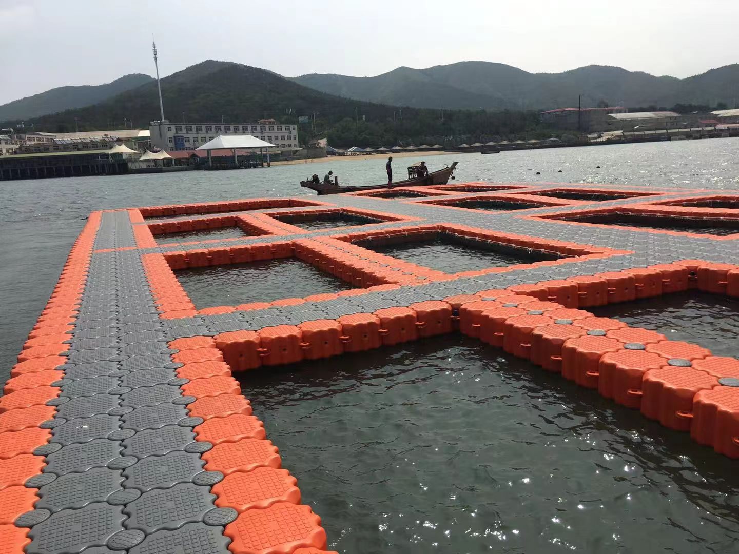 公司新增全新中空成型机 ZK-135B 1台